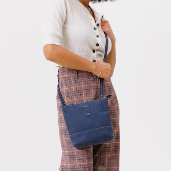 Portland Leather Festival Crossbody Bag Deep Water Cobalt Blue - Picture 3 of 9